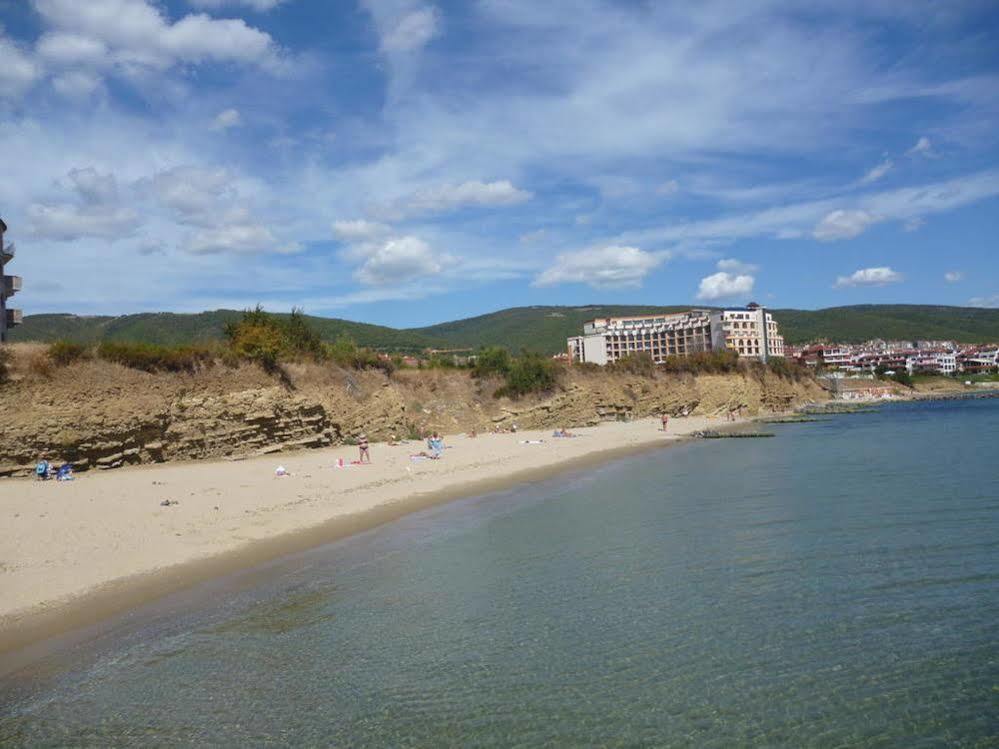 Gt Green Fort Beach Apartments Sunny Beach Exterior foto